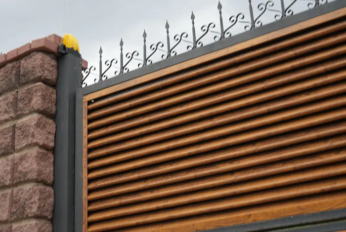 Забор-жалюзи СИММЕТРИКА, частный дом с бассейном, Алматы, 2024.06