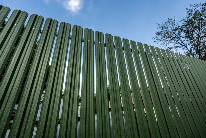 Штакетник М-ОБРАЗНЫЙ APROFIL, частный дом, г. Алматы,  2025.05