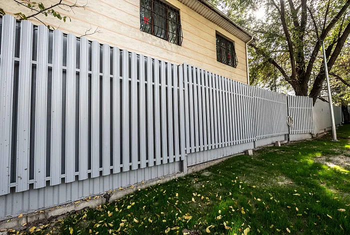 Штакетник полукруглый, частный дом, г. Алматы 2025